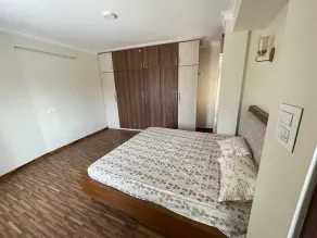 Neues und charmantes 3 Schlafzimmer/4 Badezimmer Haus zu vermieten - Image 4