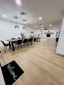 Modern 3 bedroom with heated pool and mountain view - Image 4