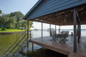 2 Free Kayaks! Gorgeous Home with Great Lakefront Outdoor Space - Image 2