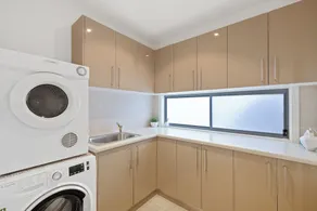 Amazing views, Modern Beach House in great location close to beach. - Image 2
