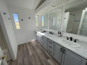 4 bedroom home with Mt Hood and Adam Views - Image 2