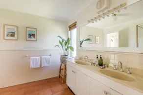 Lymewood Beach House Dunsborough - opposite Geographe Bay beachfront - Image 4