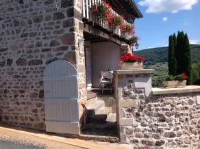 Casa con 3 camere indipendenti, situata in un villaggio a 1.5 km dal villaggio - Image 3