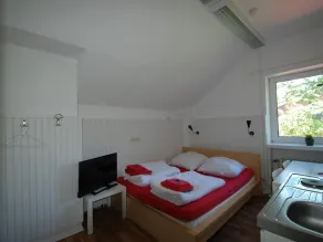Doppelzimmer Klein mit Küchenzeile - Flensbed Hostel & Boardinghouse - Image 2