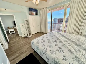 Stunning beachfront views with two king suites - Great location & amazing pool - Image 5