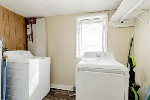 15mins to Downtown- Adorable on Taylor Both Units - Image 2
