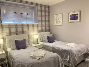 Lovely spacious 2 bedroom, 2 bathroom Mews Cottage, Glasgow - Image 2