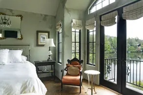 La Chatelaine, VACKRA LAKEFRONT FRANSKA CHATEAU I HÖGLAND, NC - Image 5