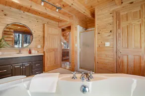 LodgeLife Springbrook - Unwind in Nature Lux Log Cabin in the Heart of Adventure - Image 5