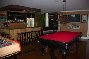 Luxury Lake Front Home in Private Cove- Cul De Sac Atmosphere - Image 5