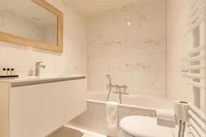 Luxury 3-bedroom apartment at Coast's Sportiest Park - Image 3