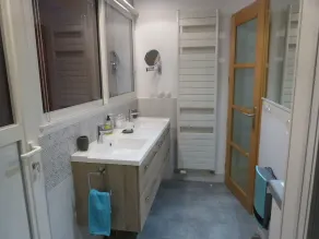 130 m2 contemporary villa with swimming pool in enclosed wooded grounds - Image 2