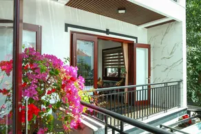 5 minutes walking to the town center! Great rooms with balcony - Image 5
