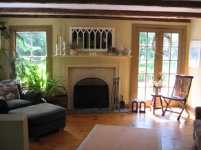 Private bed& bath in 1860s farmhouse, access to total house and patio, porch. - Image 3