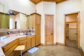 Texas Ranch House with 5 Bedroom and Fish Pond - Image 5