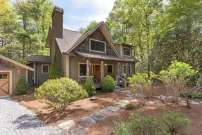 Beautiful custom home in Sapphire Valley - Image 5