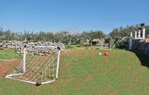 Three-Bedroom Holiday Home In Pucisca - Image 2