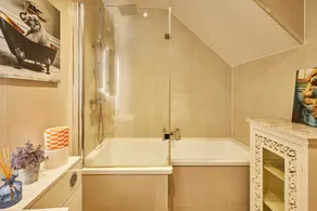 Host & Stay - The Mews - Image 3