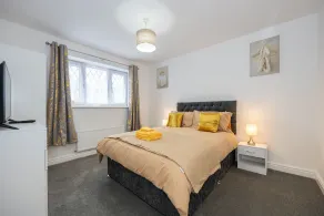 E&E's House - Image 2