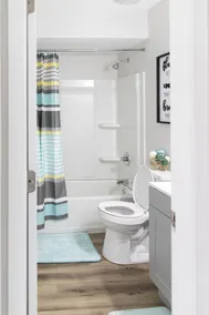 Cozy modern midterm stay/medical discount/fastWiFi - Image 2