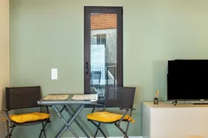 Appartement \"Referta Apartamento T1\" avec vue sur la mer, terrasse privée et Wi-Fi. - Image 2