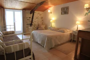 Gîte 8 personnes classé 3*  Proche Les Sables d'Olonne Piscine chauffée Jardin - Image 5