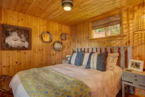 Traditional Lakefront Cabin Located On Beautiful George's Pond - Image 3