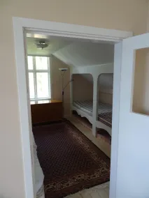 Hus med søen Innaren som den nærmeste nabo - Image 5