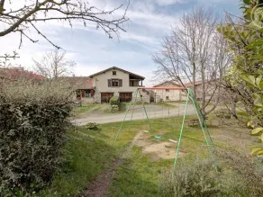 Family cottage with outdoor games near St-Galmier - Image 3