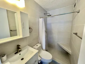 Caribbean Beach front King bed with large balcony - Image 3