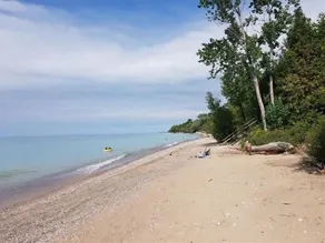 Centrally located spacious cottage just steps from beach and downtown! - Image 5