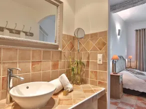 Inside Gordes-Appartamento-Appartamento-Bagno privato con doccia - Image 3