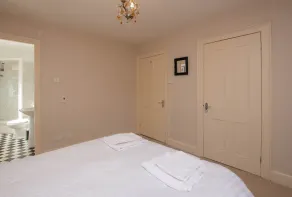 Period House with Amazing Views in Sandwich - Image 4