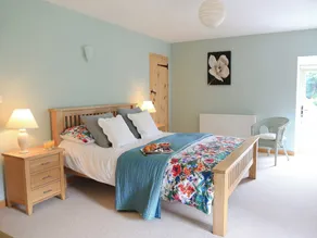4 bedroom accommodation in Holymoorside, near Chesterfield - Image 4