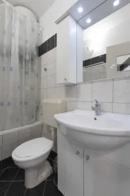 Goran Studio 2 - Charming Couples Retreat with Parking - Image 3