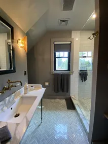 Newly Renovated Designer 3-BR / 2-BTH Carriage House in Athens! - Image 5
