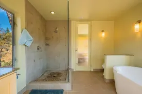 VIEWS!!  Last Minute/Longer Stay SPECIALS! - Image 3