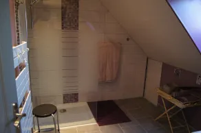 Gîte de charme de 5 personnes avec accés à une piscine chauffée et couverte - Image 5