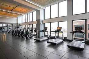 Trendy West Loop 1BR w/ Gym & Coworking, nr UIC, by Blueground - Image 2
