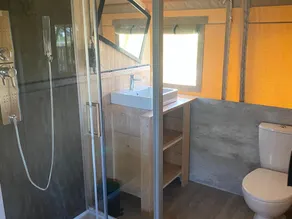 Luxury glamping near the Frisian waters - Image 4