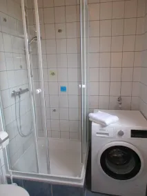 Vacation home in Emden, sleeps 6, large yard, pets allowed - Image 3