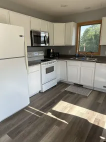 Golfing Retreat 2 bedroom apartment overlooking 9 hole golf course - Image 5