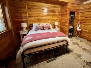Spacious & Charming Cabin - Close to Ski/Lakes! - Image 5