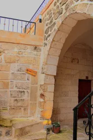 Mons Masius Hotel Teras - Image 4