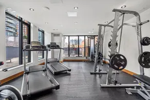Luxury 2 Bed, Private XL Balcony Downtown, Free Parking - Image 3