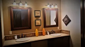 Luxury Three Bedroom Ocean Front Condominium - Image 2
