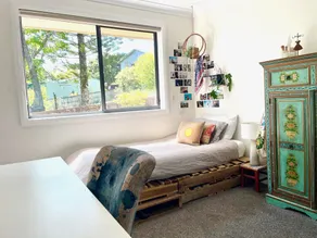 5 min walk to Milton Village,   5 min drive to the beach. - Image 4