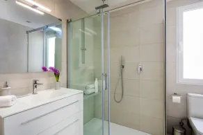 Beutiful & rymlig 3Bd Apartm i Prime läge. Du samlat. - Image 3