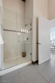Top Floor Views + Central Comfort - Image 4