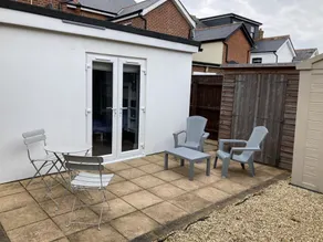 Highcliffe holiday flat with parking - Image 5